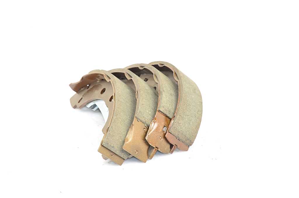 Комплект тормозных колодок BSG BSG 75-205-008